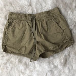 Lou & Grey Olive Poplin Shorts